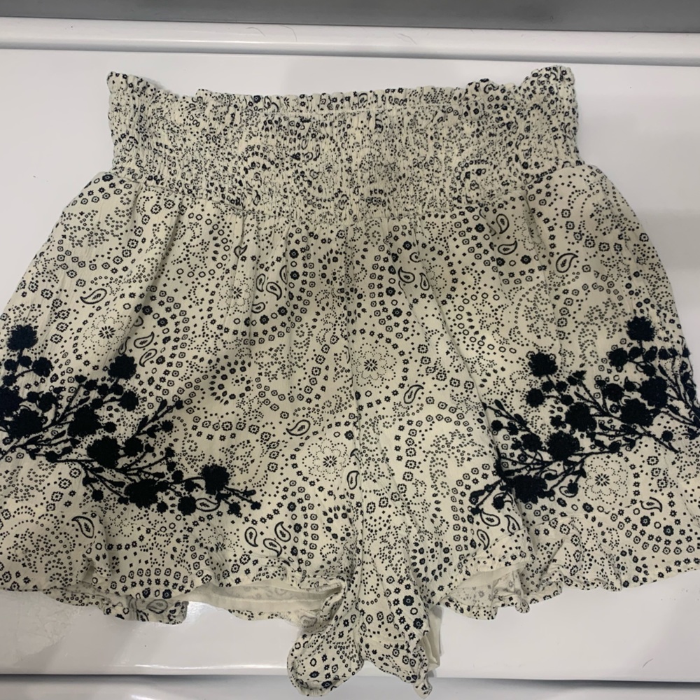 American Eagle Outfitters Flowy Shorts
